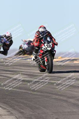 media/Dec-07-2025-CVMA (Sun) [[3e7d2de5dc]]/Race 7-Formula Lightweight Twins Shootout/